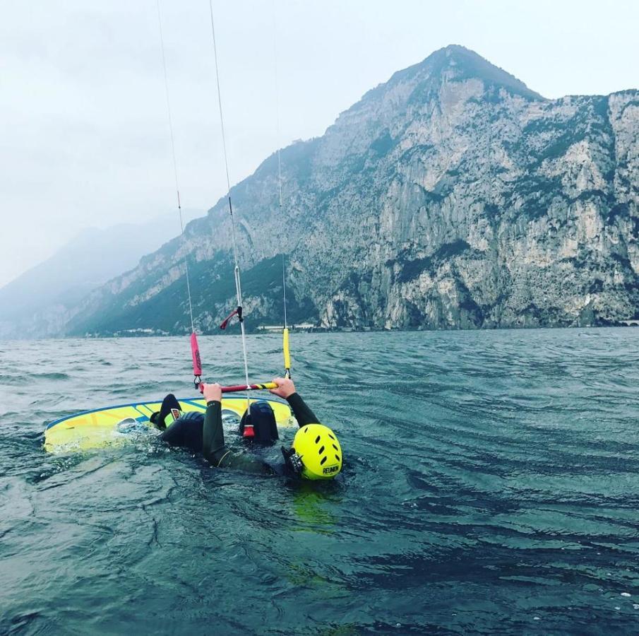 "La Locanda" Campione Del Garda Albergue Exterior foto