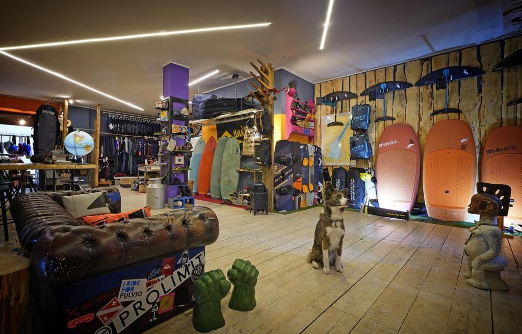"La Locanda" Campione Del Garda Albergue Exterior foto